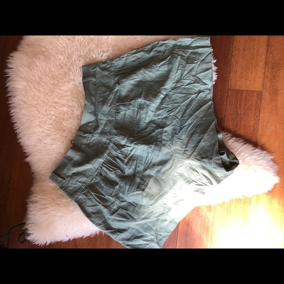 Zara Green High Waisted Shorts - Picture 3 of 4